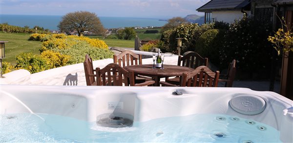 Millstone Hot Tub with coastal views